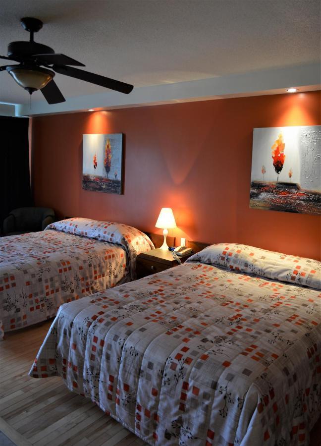Motel Quatre Saisons Forestville Eksteriør bilde